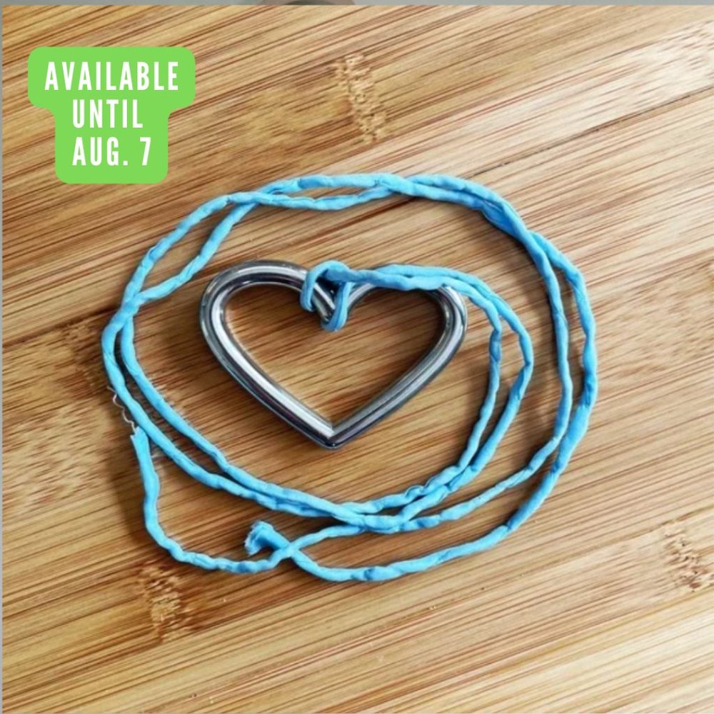 Lisa Says Gah Brooke Callahan 90s Silver Heart Pendant Cord Necklace Light Blue